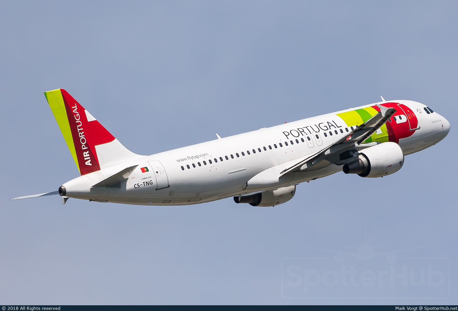 Photo of CS-TNG - Airbus A320-214 operated by TAP Air Portugal