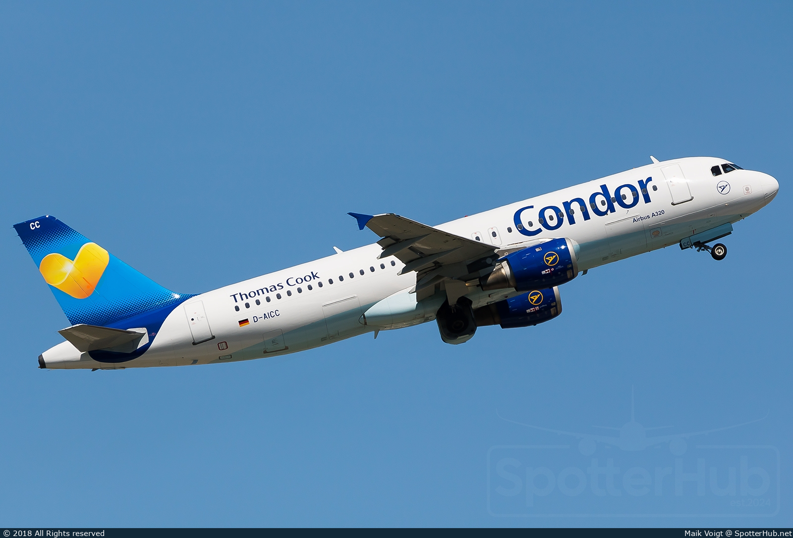 Photo of D-AICC - Airbus A320-212 operated by Condor