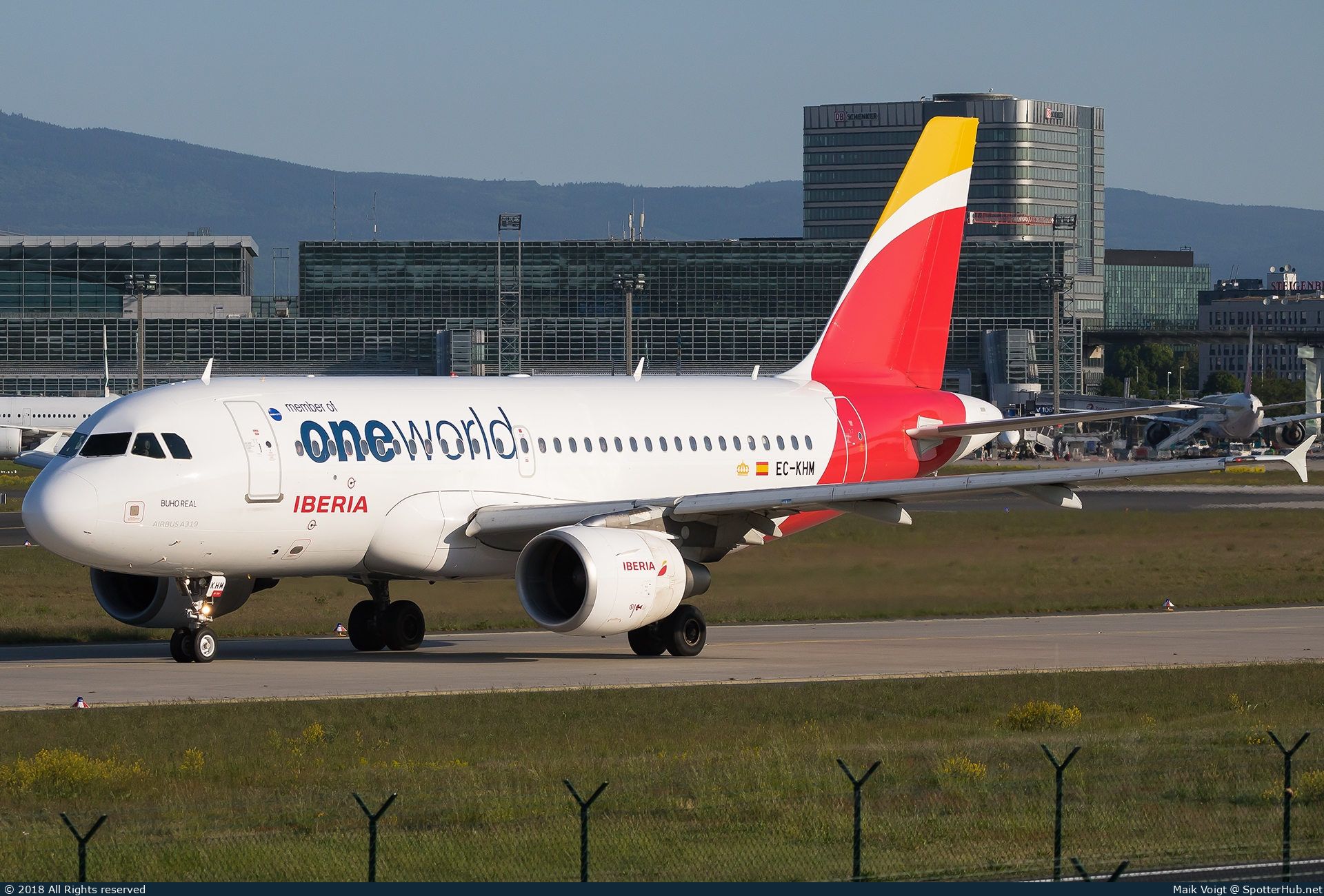 Photo of EC-KHM - Airbus A319-111 operated by Iberia