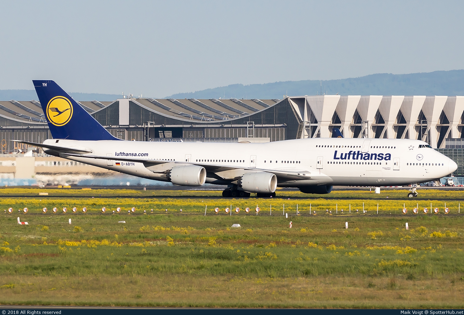 Photo of D-ABYH - Boeing 747-830 operated by Lufthansa