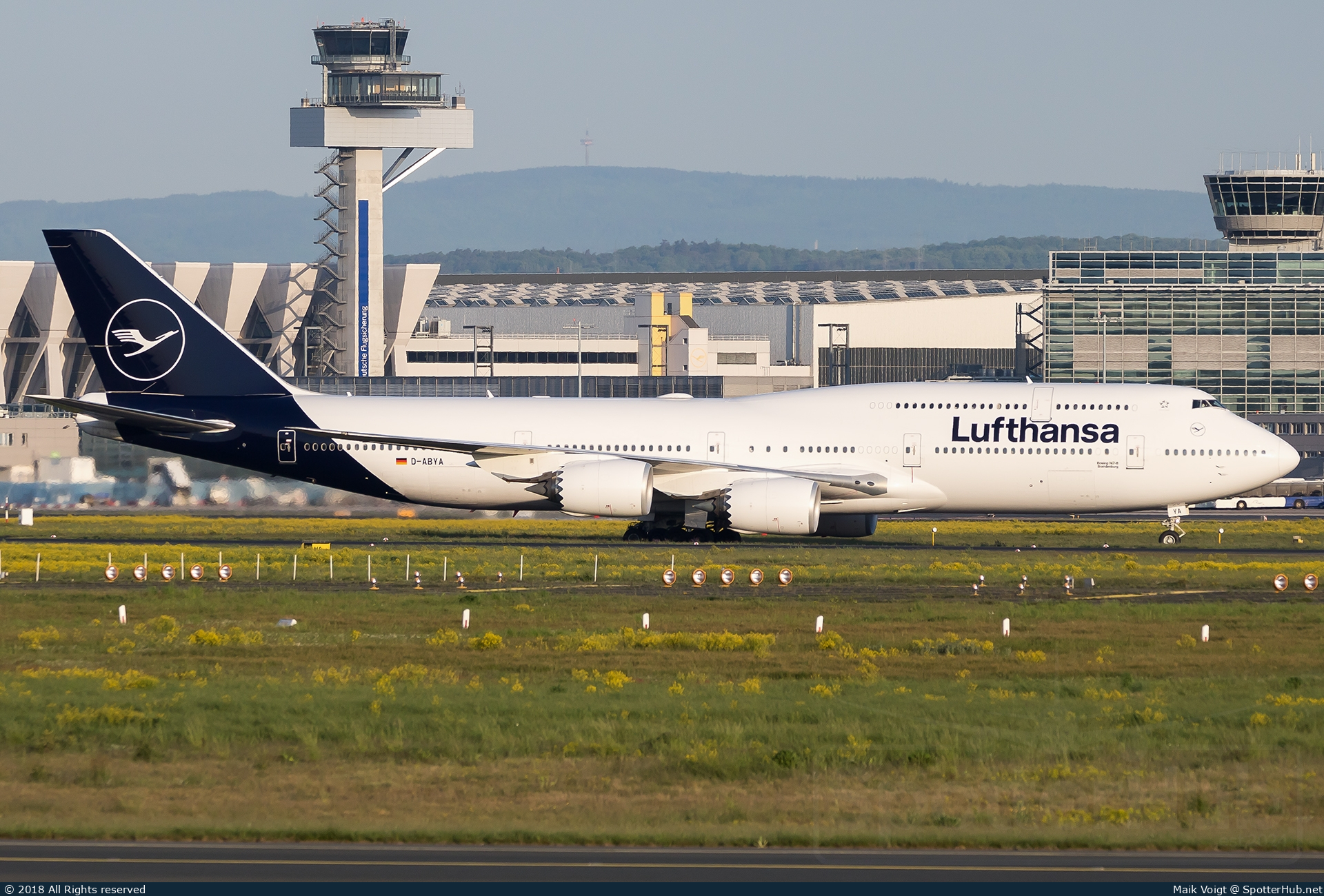 Photo of D-ABYA - Boeing 747-830 operated by Lufthansa