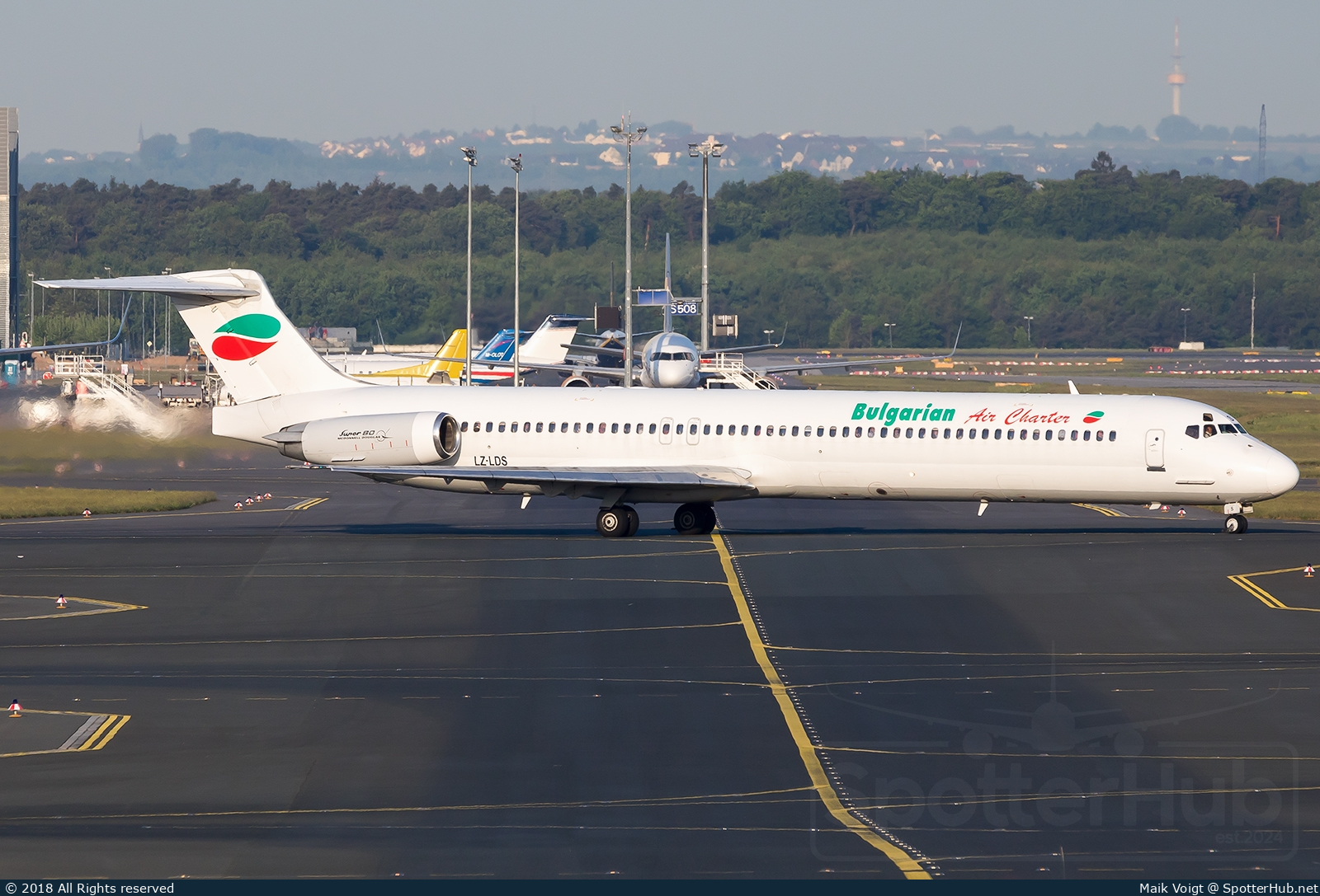 Photo of LZ-LDS - McDonnell Douglas MD-82 operated by Bulgarian Air Charter