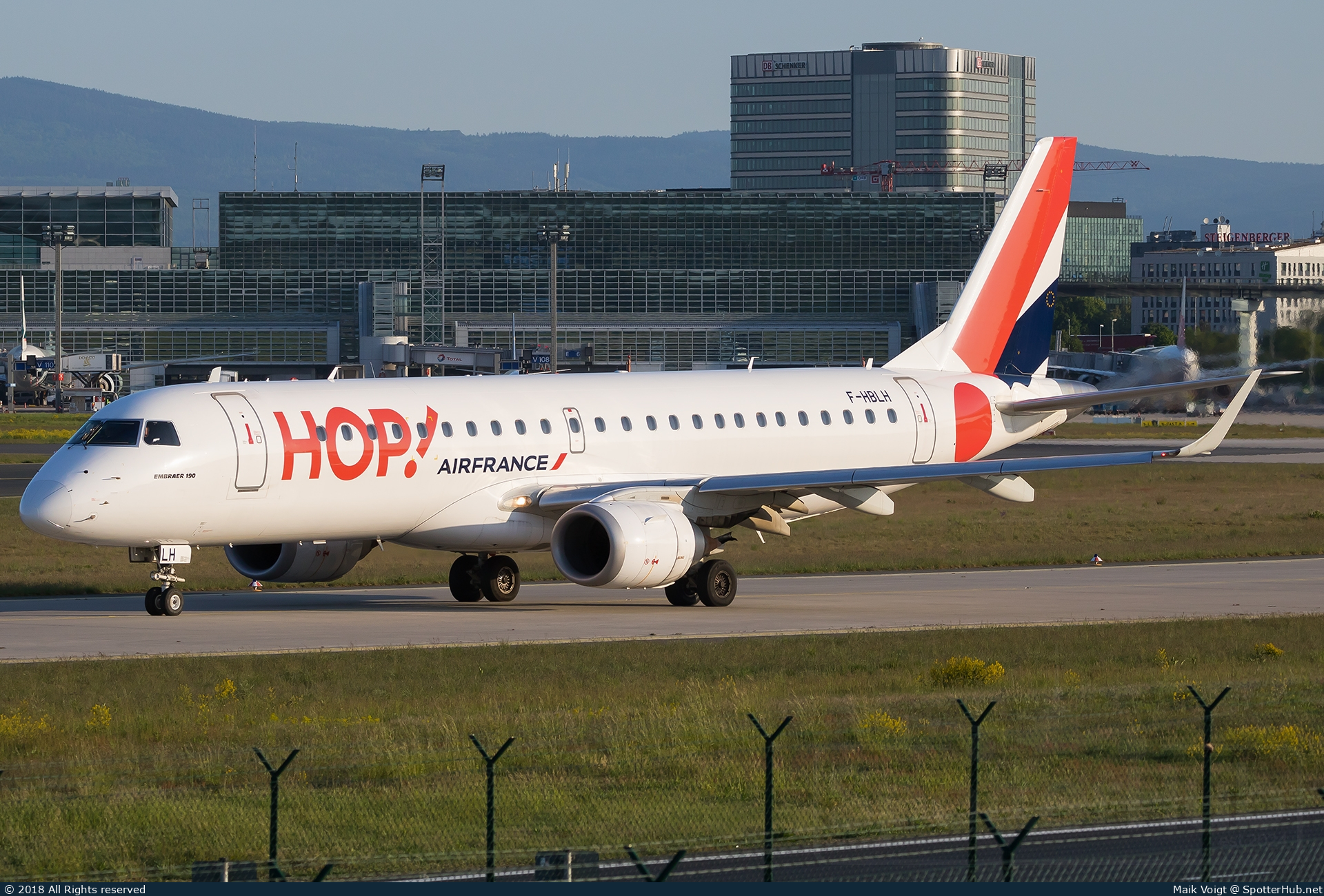 Photo of F-HBLH - Embraer ERJ-190STD operated by Air France HOP