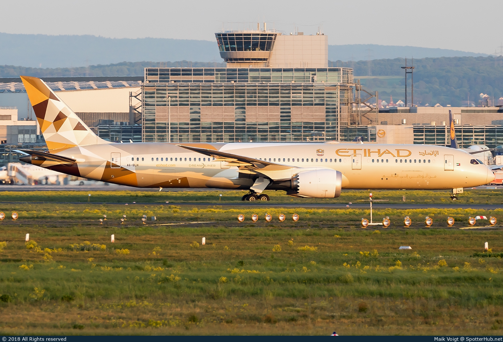 Photo of A6-BLH - Boeing 787-9 Dreamliner operated by Etihad Airways