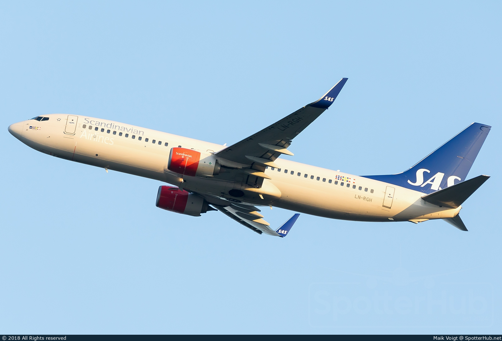 Photo of LN-RGH - Boeing 737-86N operated by SAS Scandinavian Airlines
