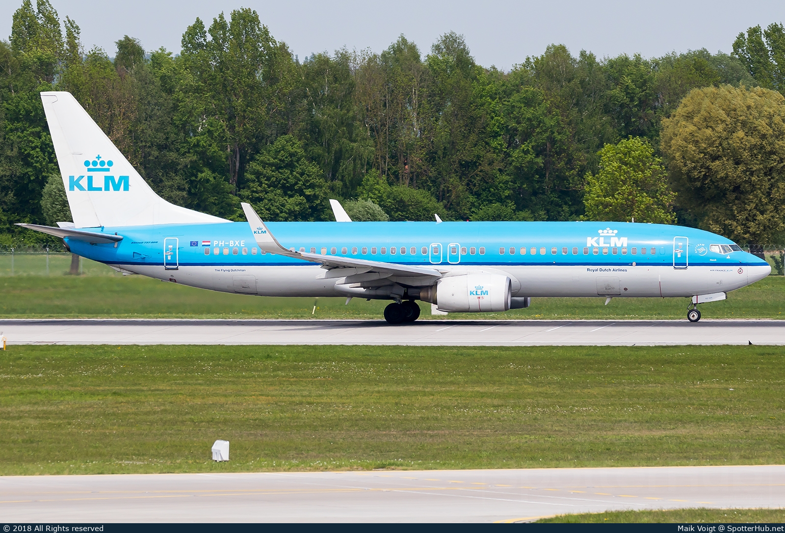 Photo of PH-BXE - Boeing 737-8K2 operated by KLM Royal Dutch Airlines