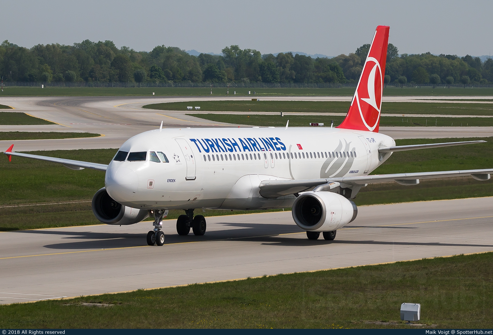 Photo of TC-JPK - Airbus A320-232 operated by Turkish Airlines