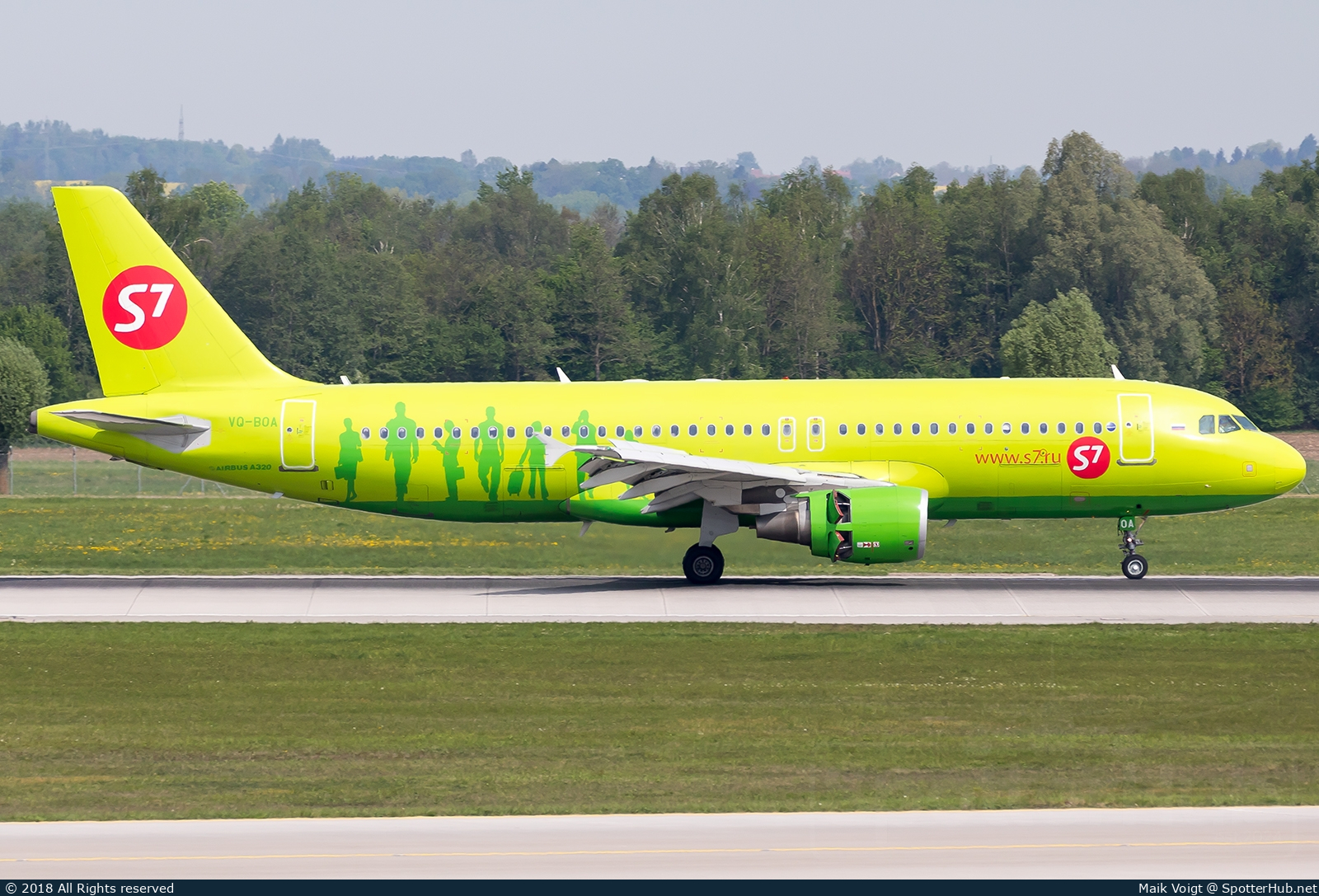 Photo of VQ-BOA - Airbus A320-214 operated by S7 Airlines