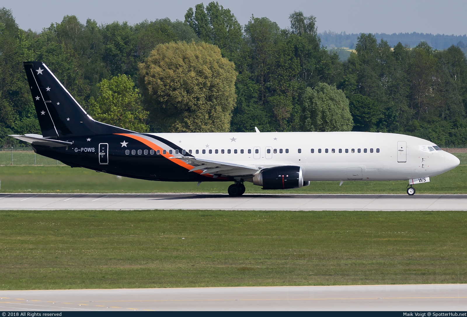 Photo of G-POWS - Boeing 737-436(SF) operated by Titan Airways