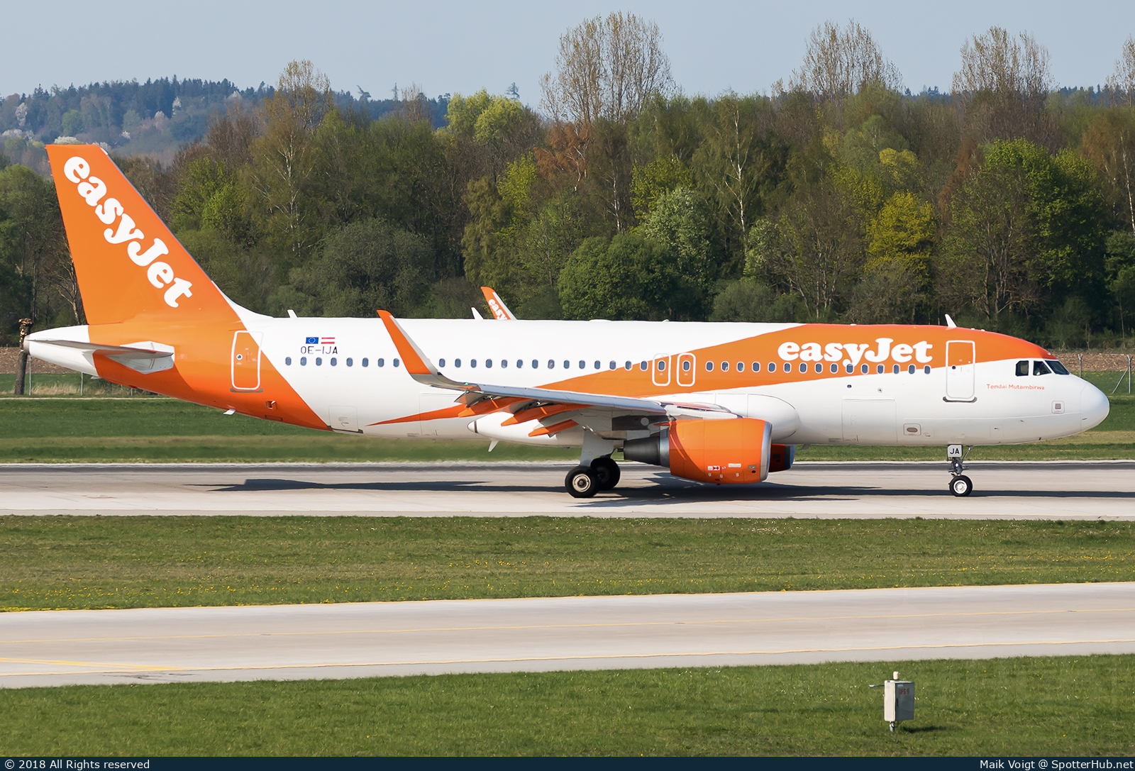 Photo of OE-IJA - Airbus A320-214 operated by easyJet Europe
