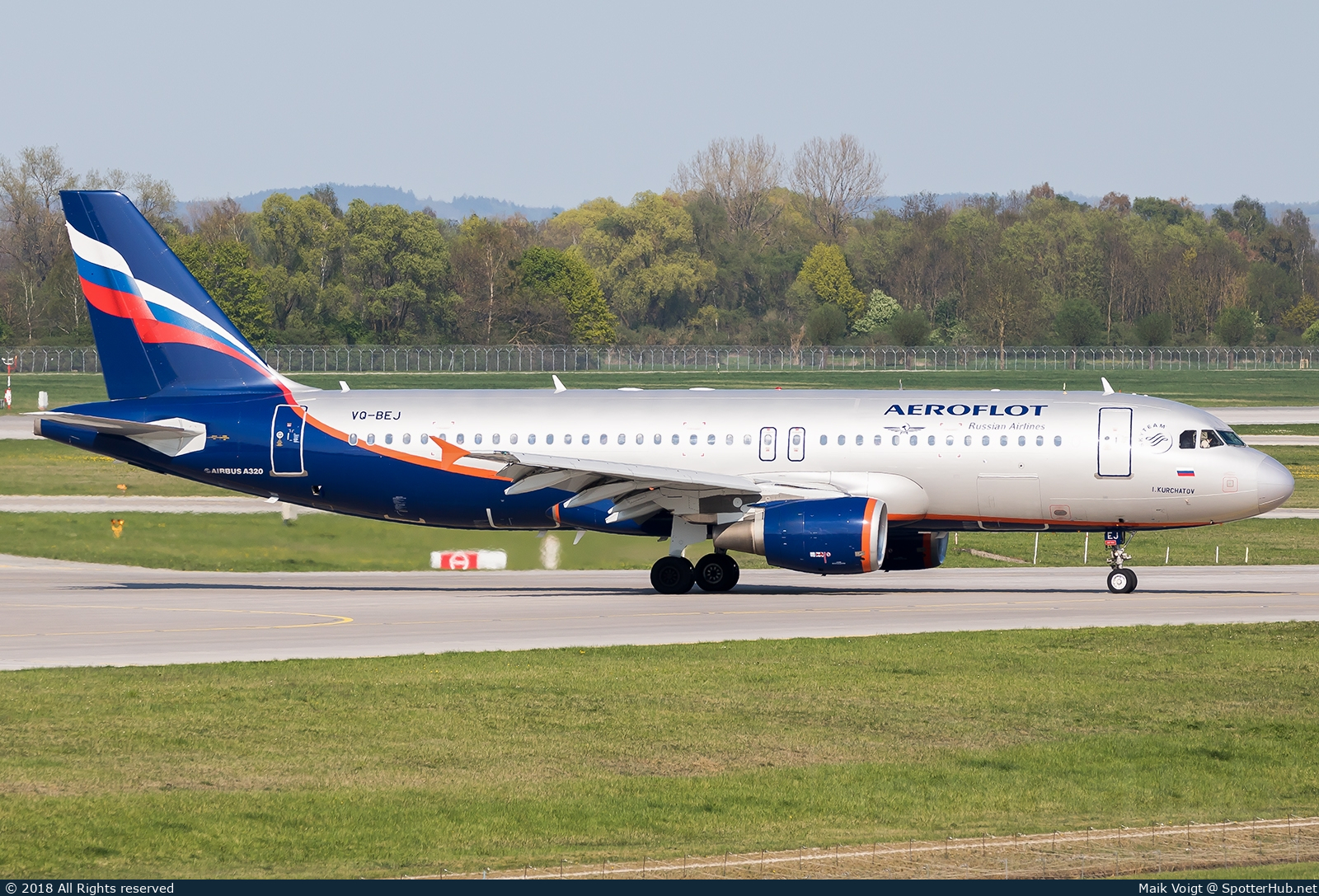Photo of VQ-BEJ - Airbus A320-214 operated by Aeroflot