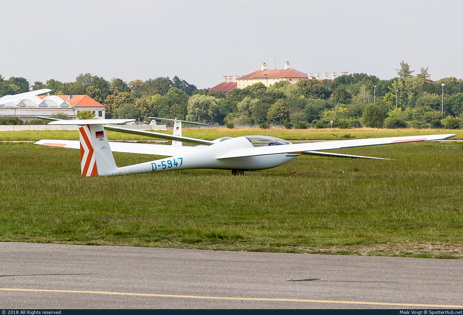Photo of D-5947 - Grob G102 Astir CS Jeans operated by Private