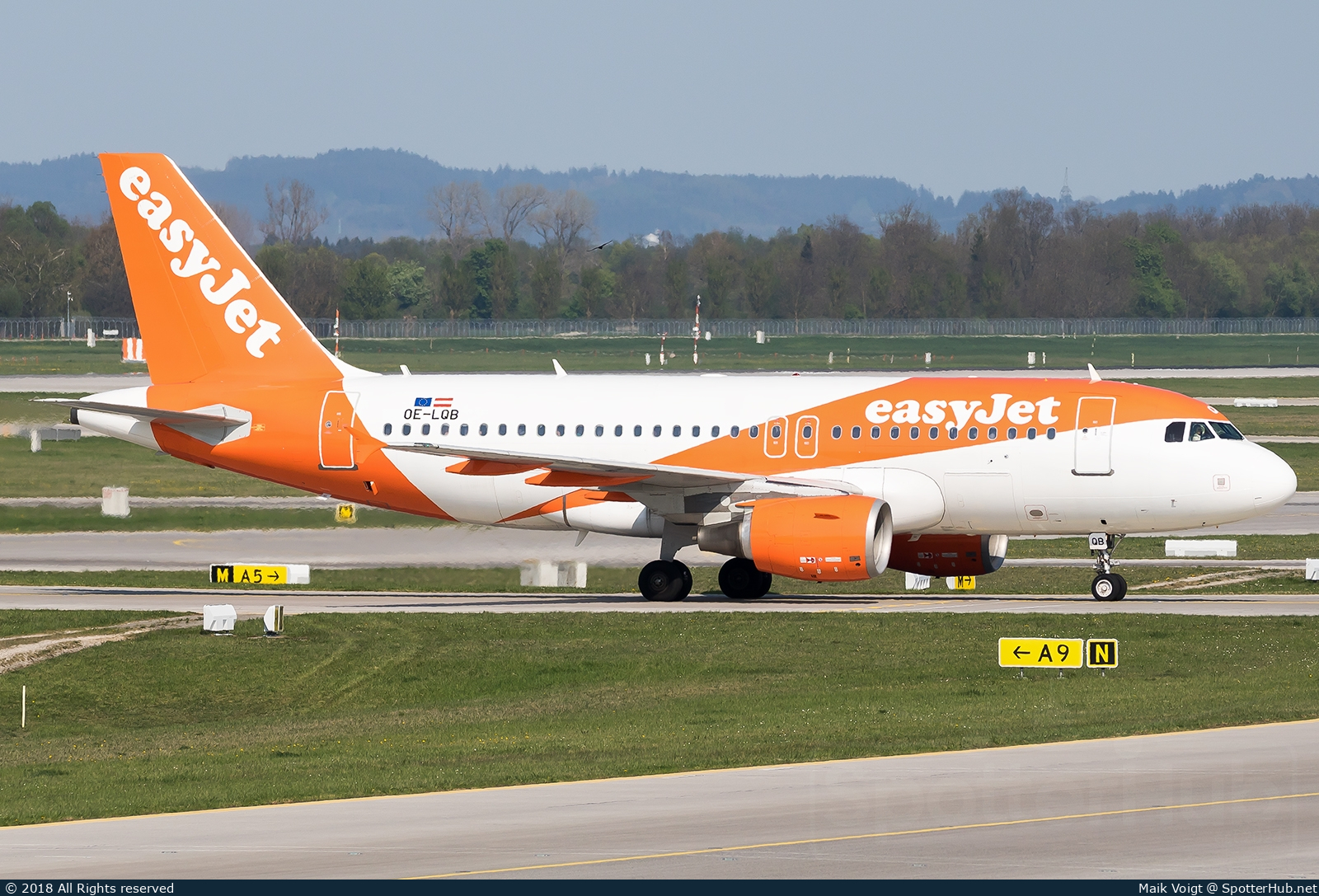 Photo of OE-LQB - Airbus A319-111 operated by easyJet Europe