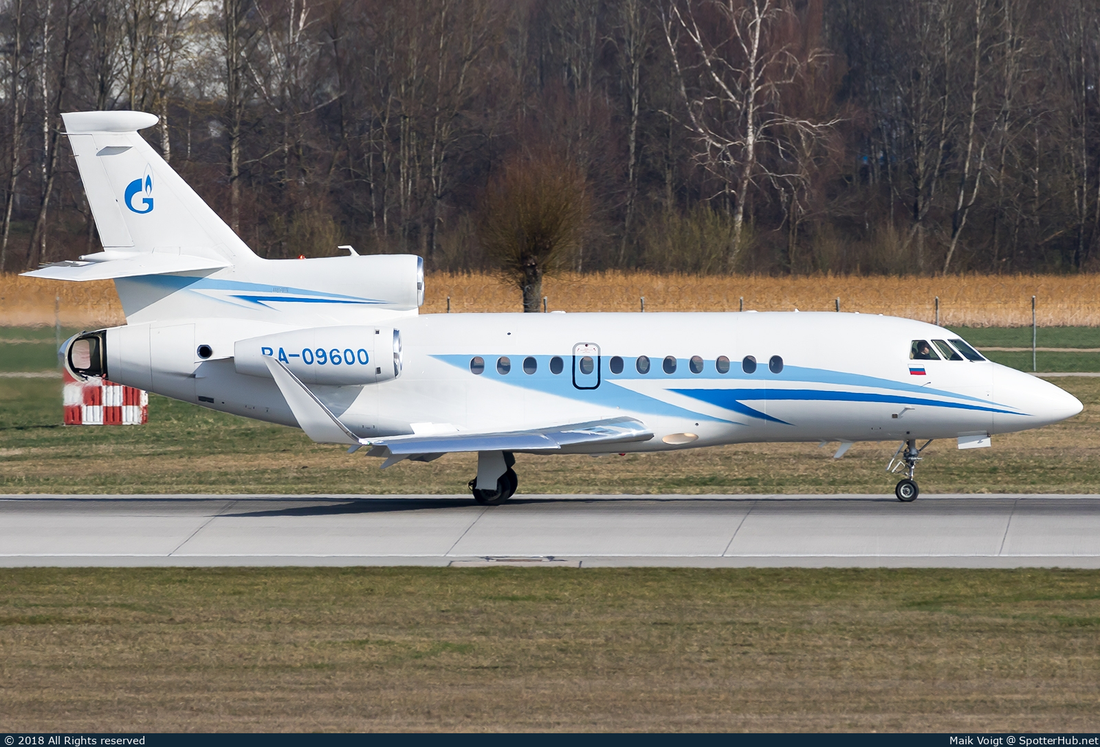 Photo of RA-09600 - Dassault Falcon 900LX operated by Gazpromavia