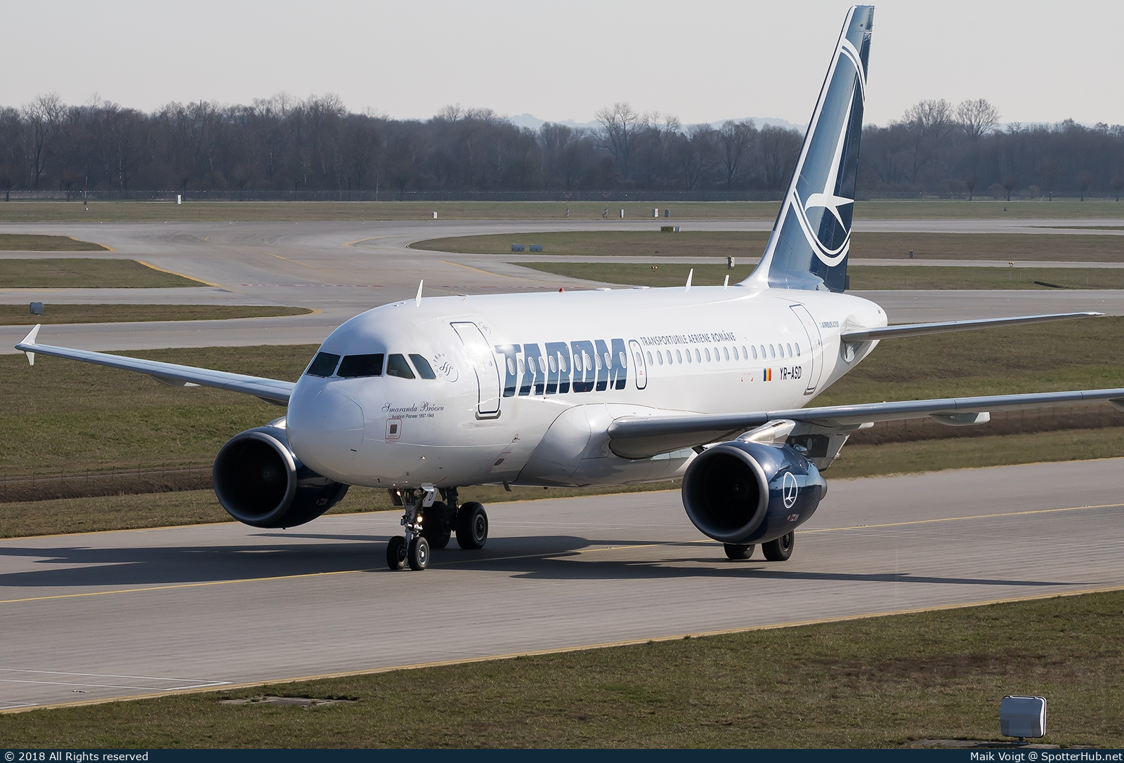Photo of YR-ASD - Airbus A318-111 operated by Tarom - Romanian Air Transport