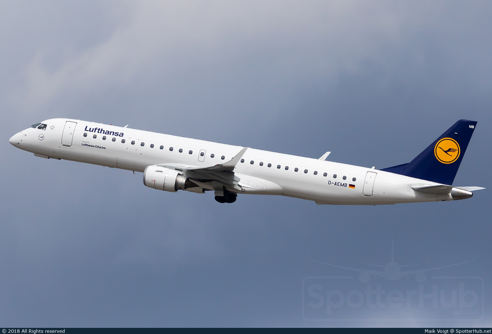 Photo of D-AEMB - Embraer ERJ-195LR operated by Lufthansa CityLine