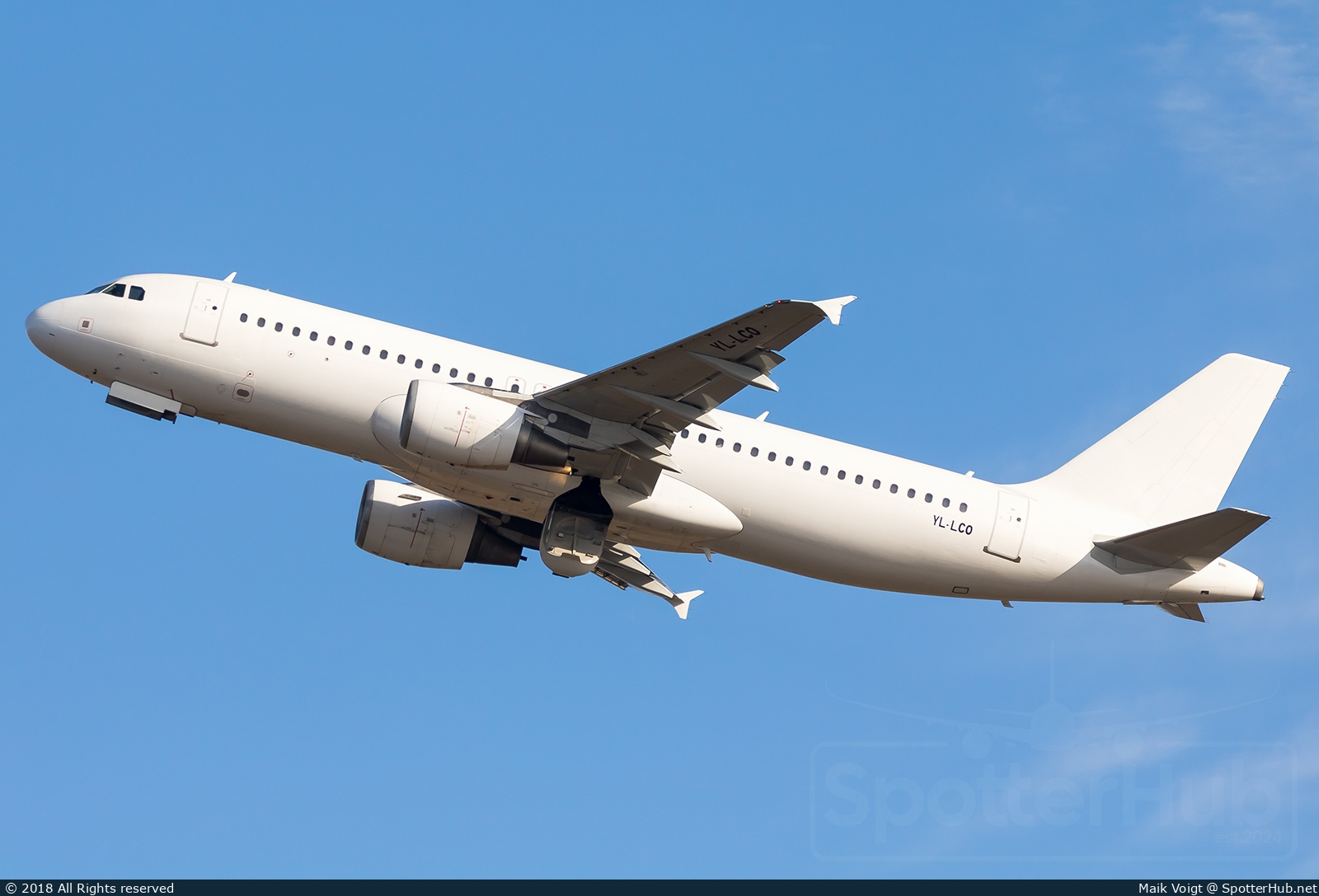 Photo of YL-LCO - Airbus A320-214 operated by SmartLynx Airlines
