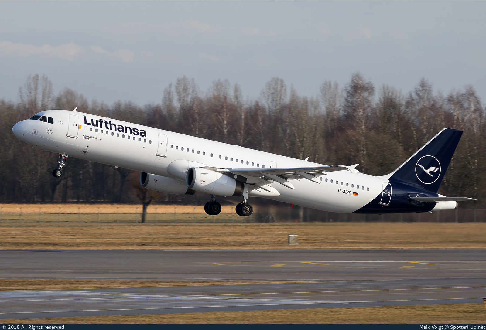 Photo of D-AIRD - Airbus A321-131 operated by Lufthansa