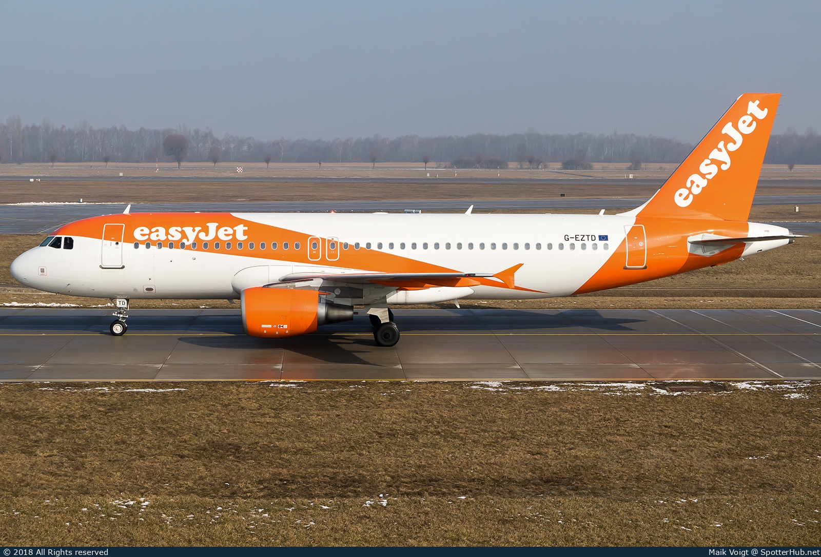 Photo of G-EZTD - Airbus A320-214 operated by easyJet