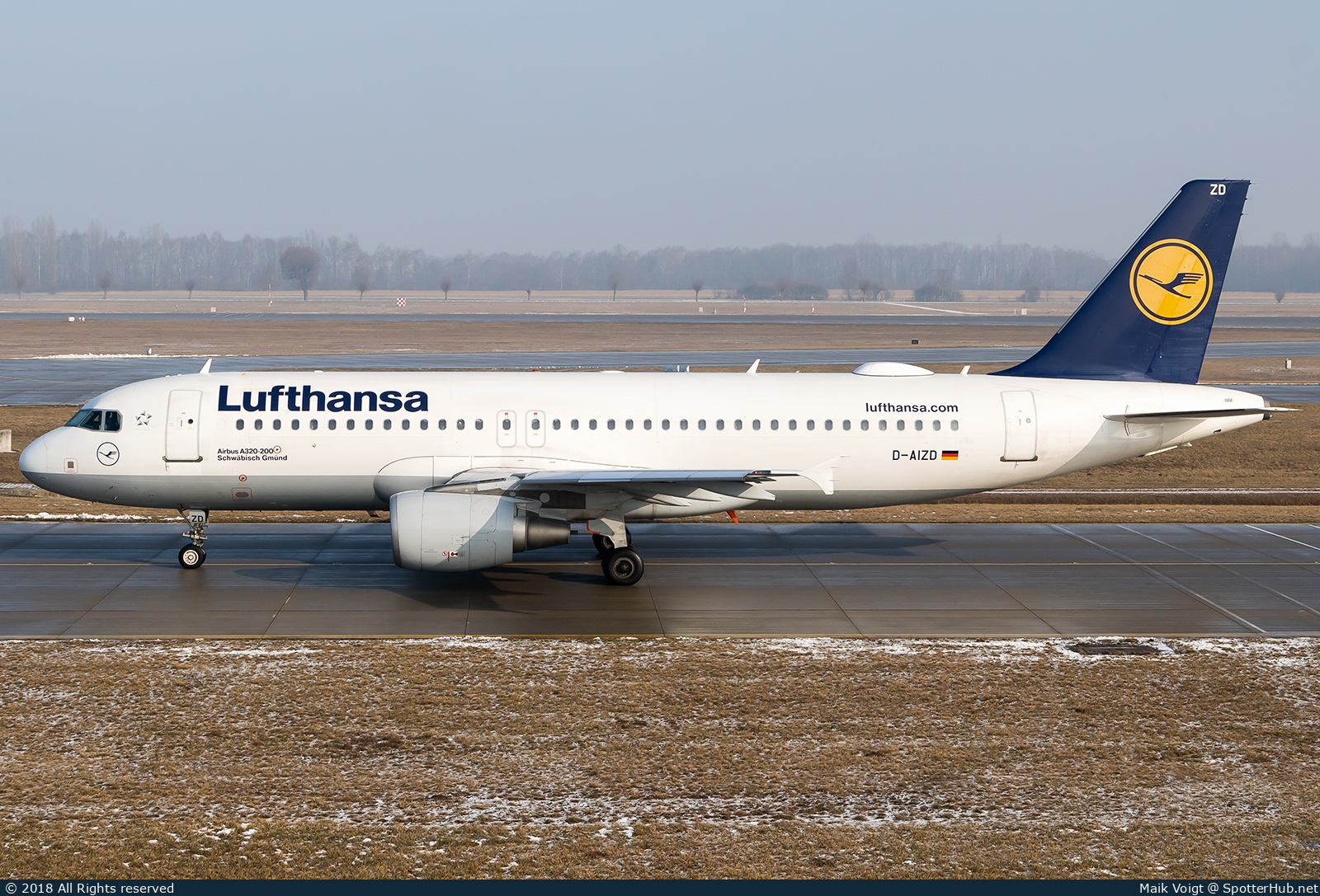 Photo of D-AIZD - Airbus A320-214 operated by Lufthansa