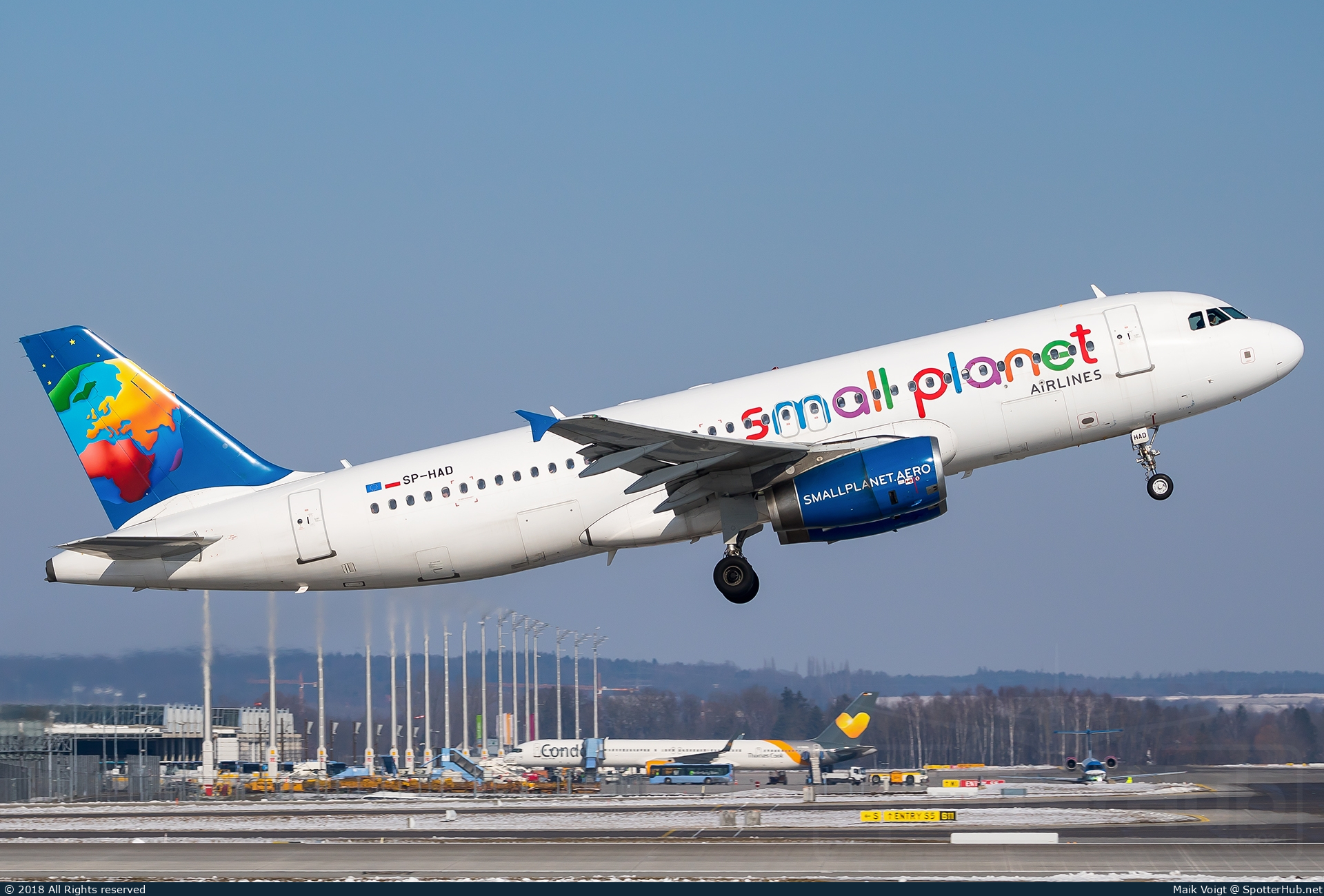 Photo of SP-HAD - Airbus A320-232 operated by Small Planet Airlines Poland