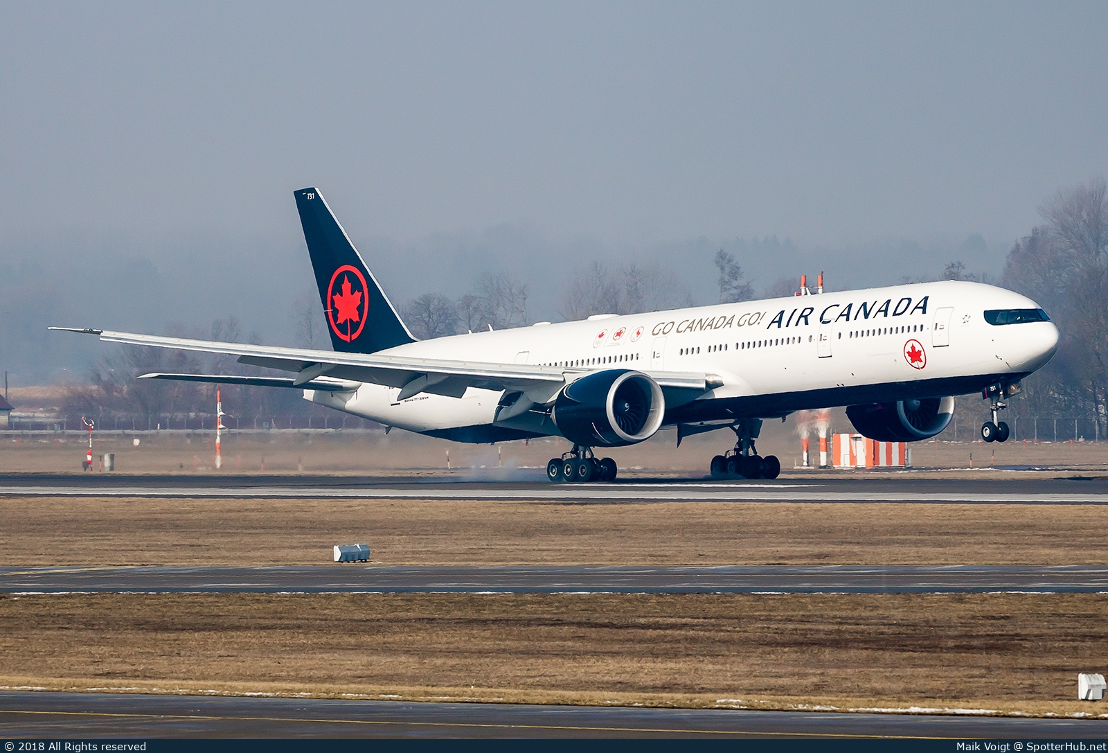 Photo of C-FITL - Boeing 777-333(ER) operated by Air Canada