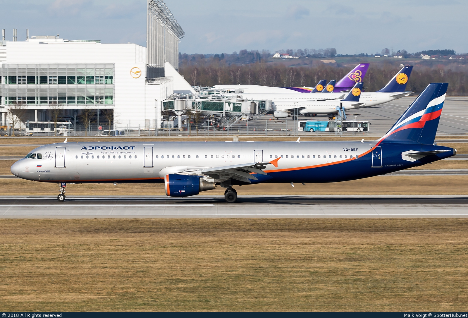 Photo of VQ-BEF - Airbus A321-211 operated by Aeroflot