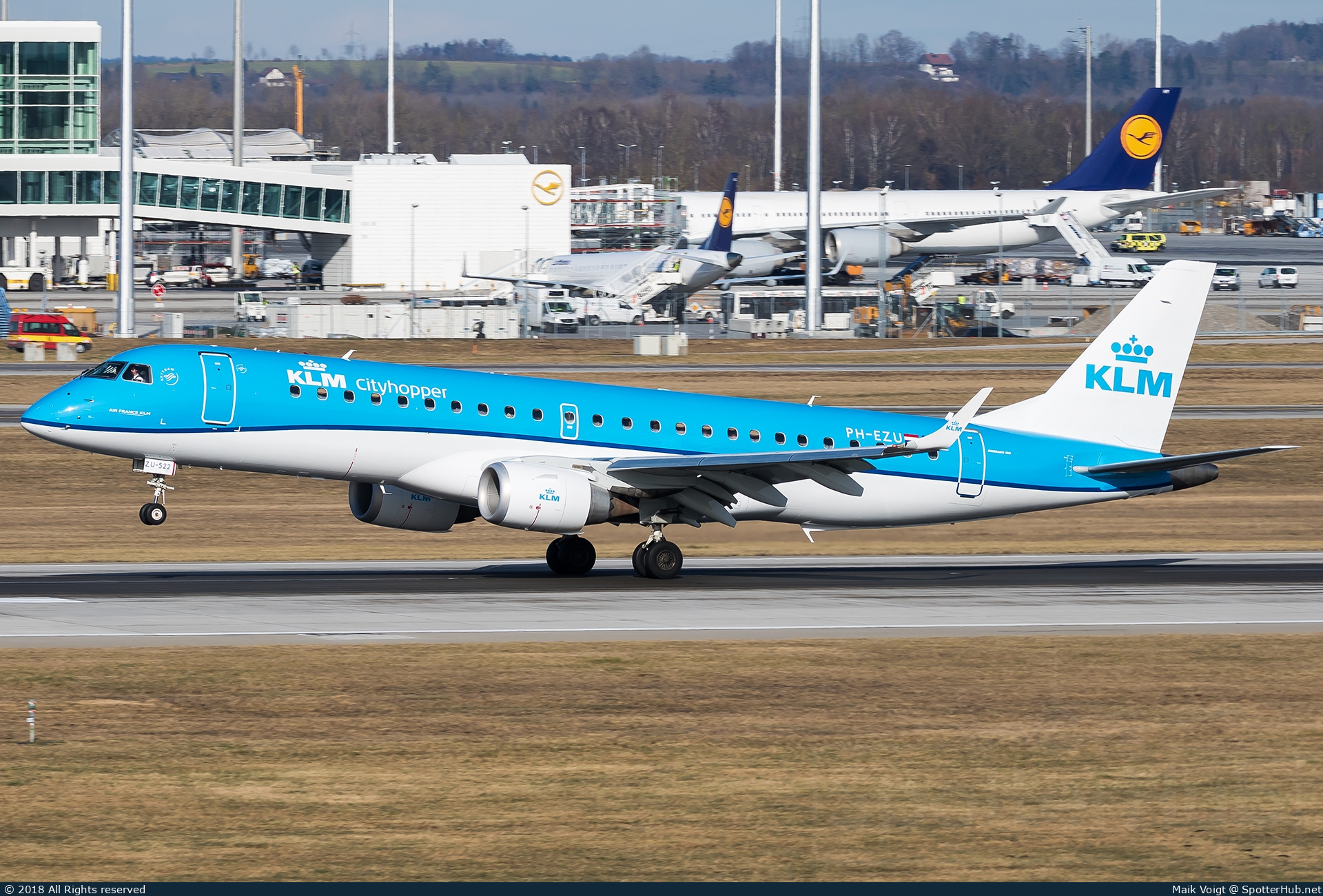 Photo of PH-EZU - Embraer ERJ-190STD operated by KLM Cityhopper