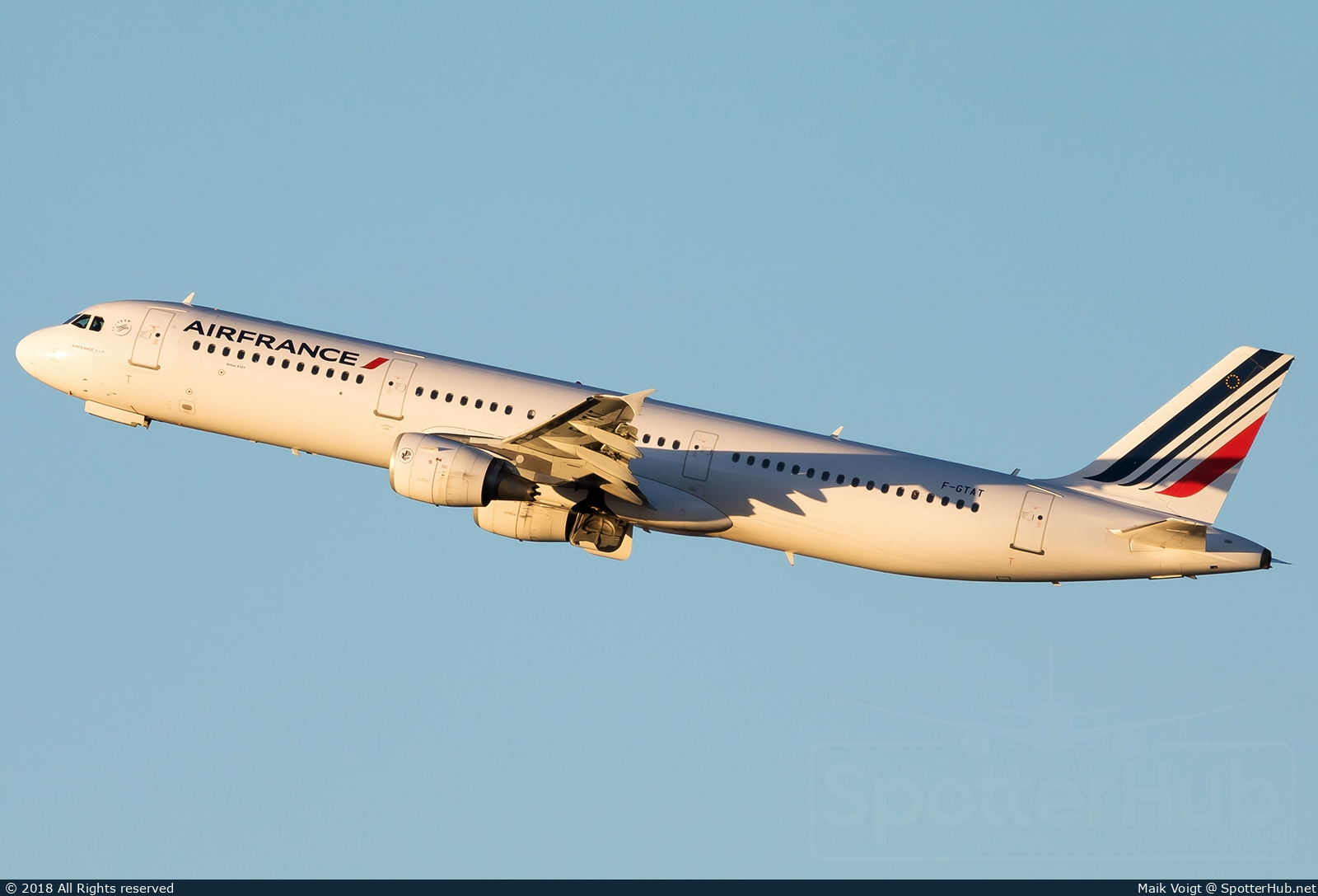 Photo of F-GTAT - Airbus A321-212 operated by Air France