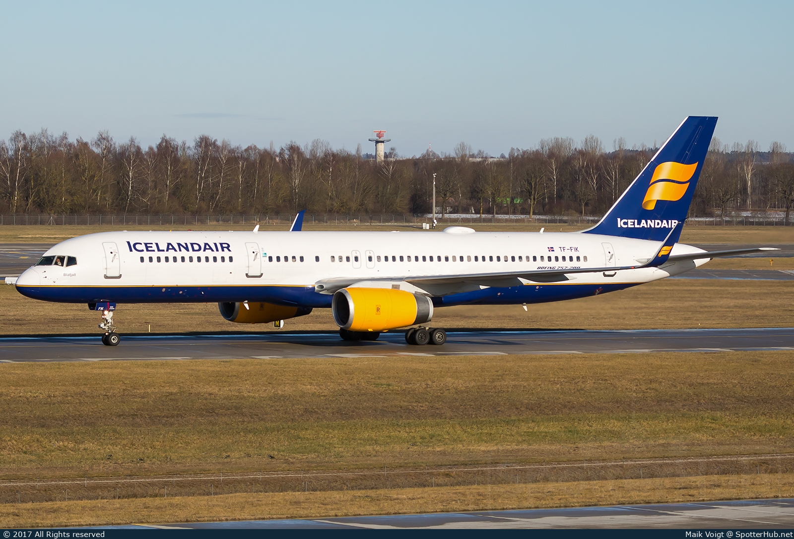 Photo of TF-FIK - Boeing 757-256 operated by Icelandair