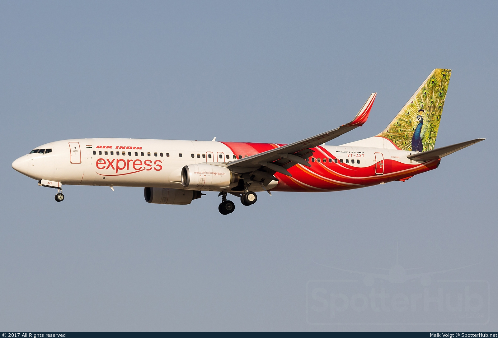 Photo of VT-AXT - Boeing 737-8HG operated by Air India Express