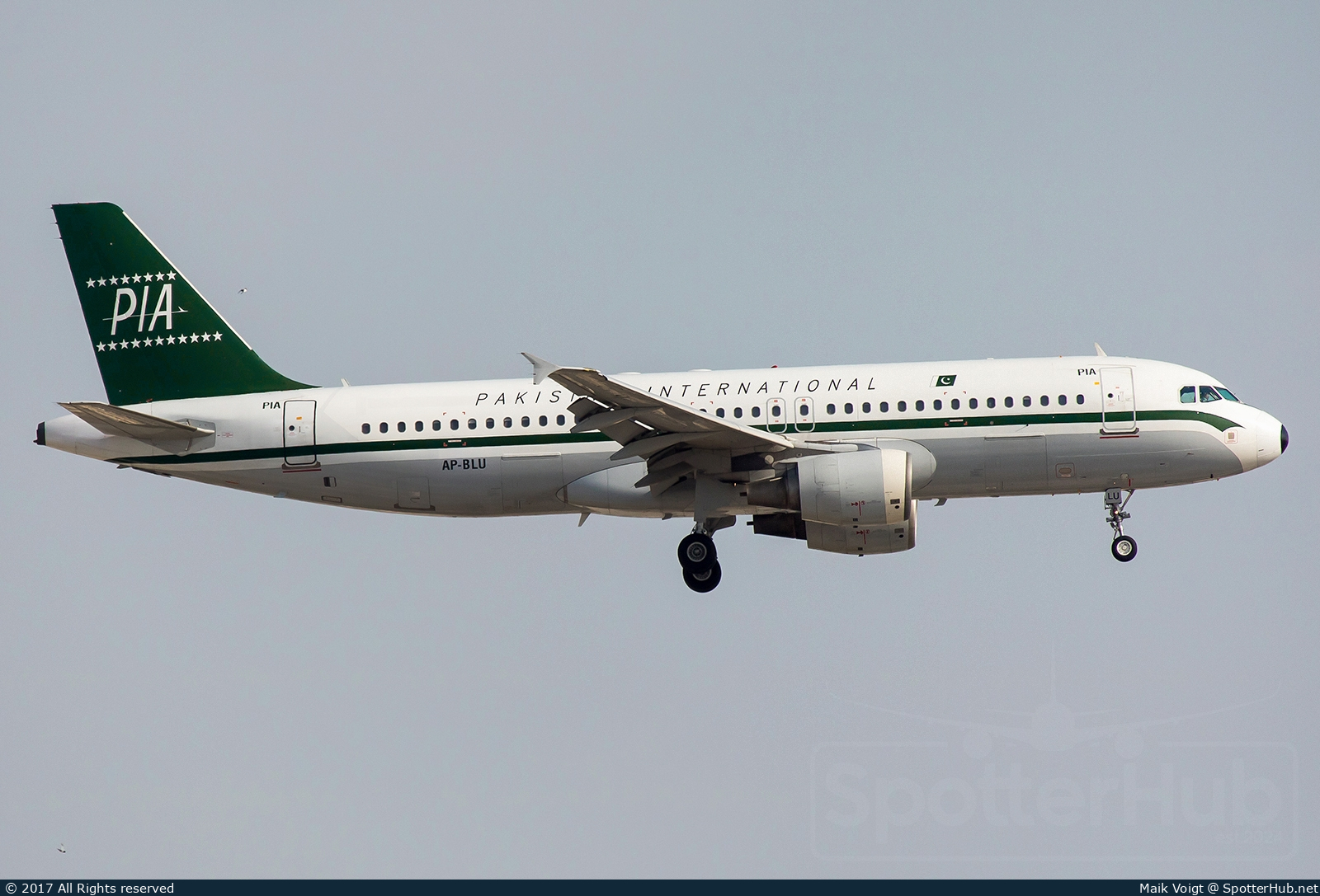 Photo of AP-BLU - Airbus A320-214 operated by PIA Pakistan International Airlines