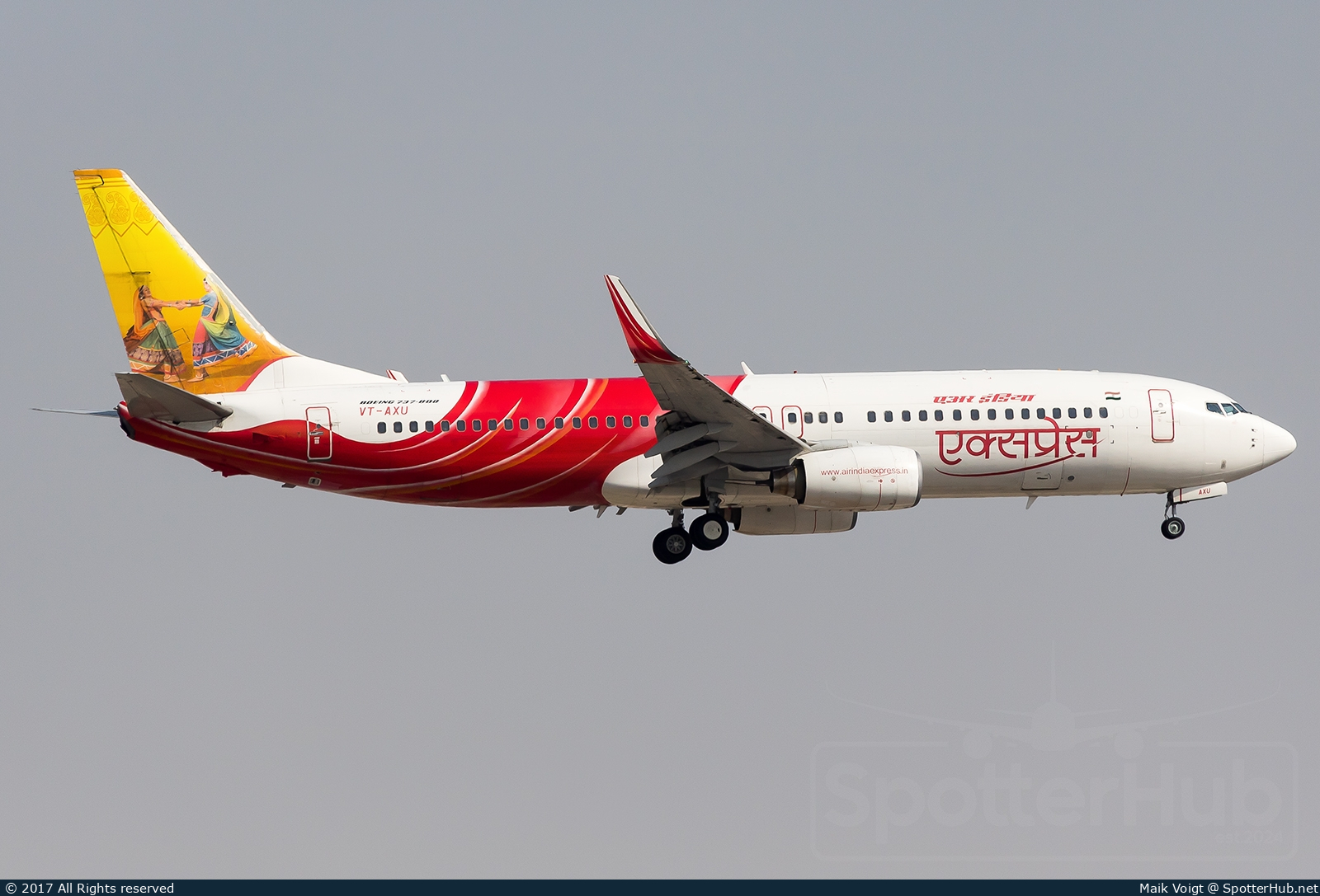 Photo of VT-AXU - Boeing 737-8HG operated by Air India Express