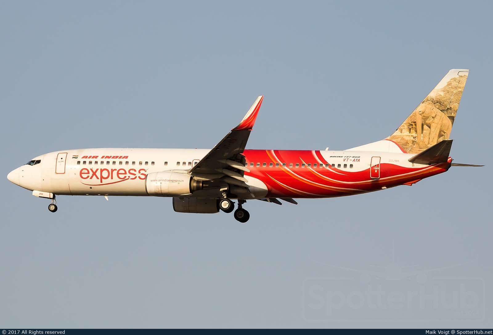 Photo of VT-AYA - Boeing 737-8HG operated by Air India Express