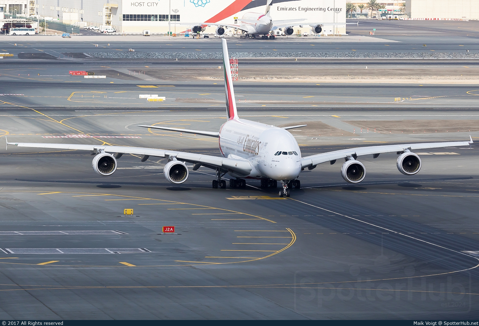 Photo of A6-EDO - Airbus A380-861 operated by Emirates