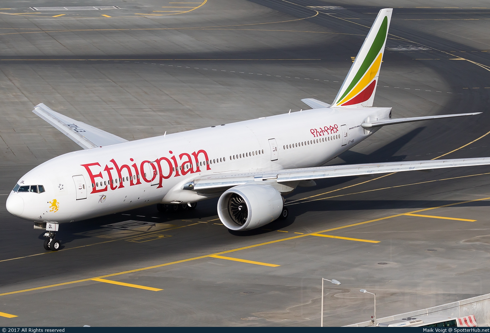 Photo of ET-AQL - Boeing 777-260(LR) operated by Ethiopian Airlines
