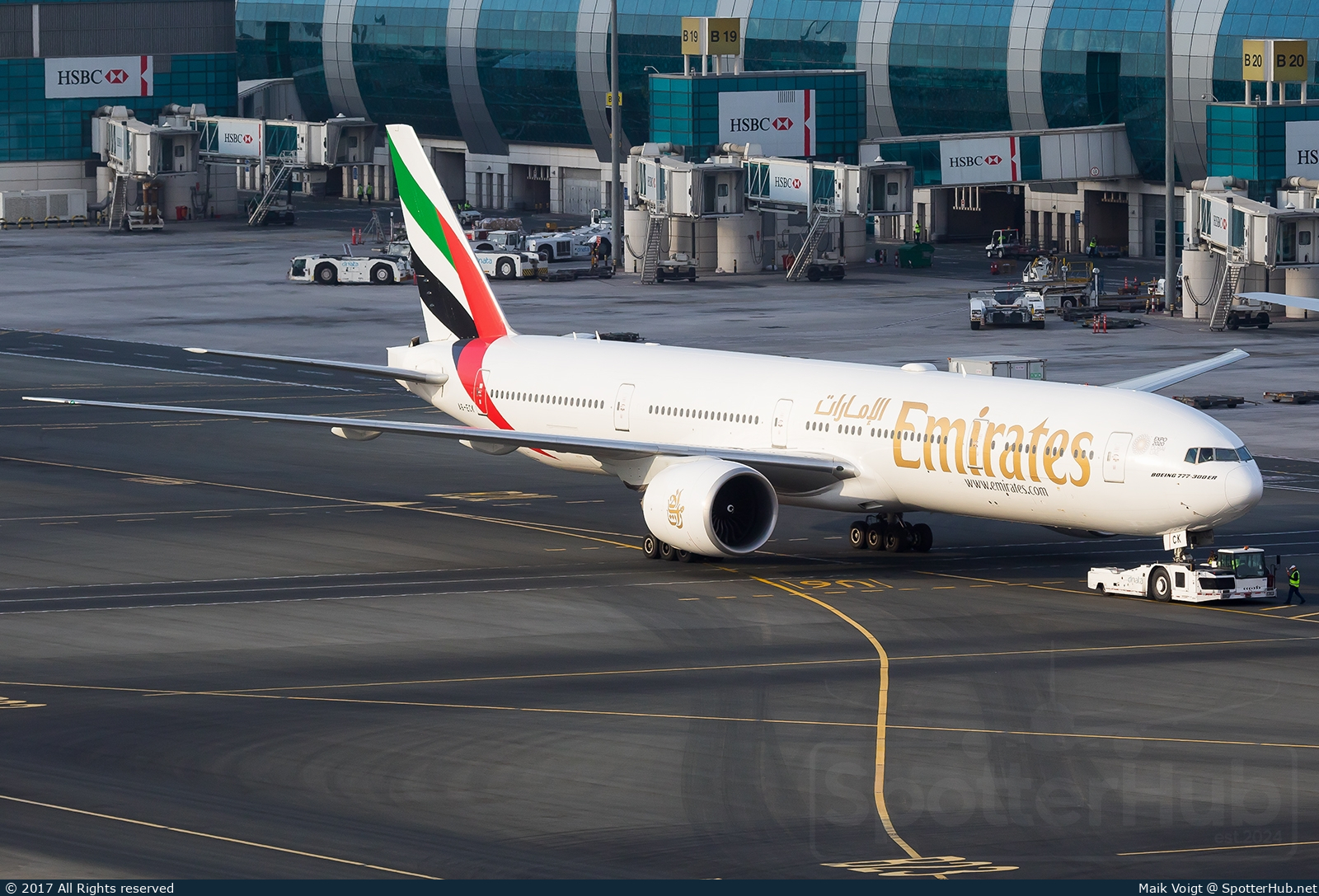 Photo of A6-ECK - Boeing 777-31H(ER) operated by Emirates