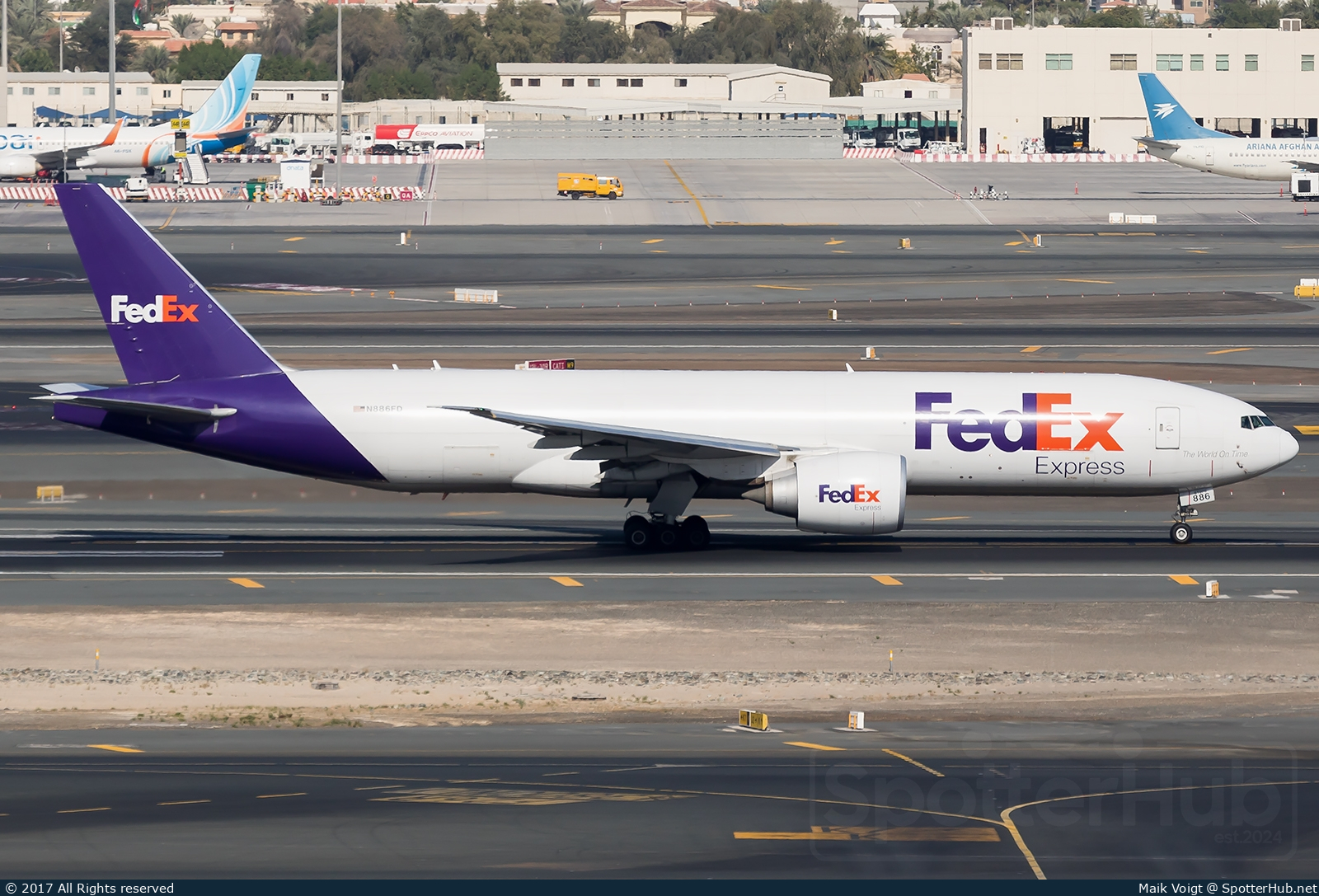 Photo of N886FD - Boeing 777-FS2 operated by FedEx