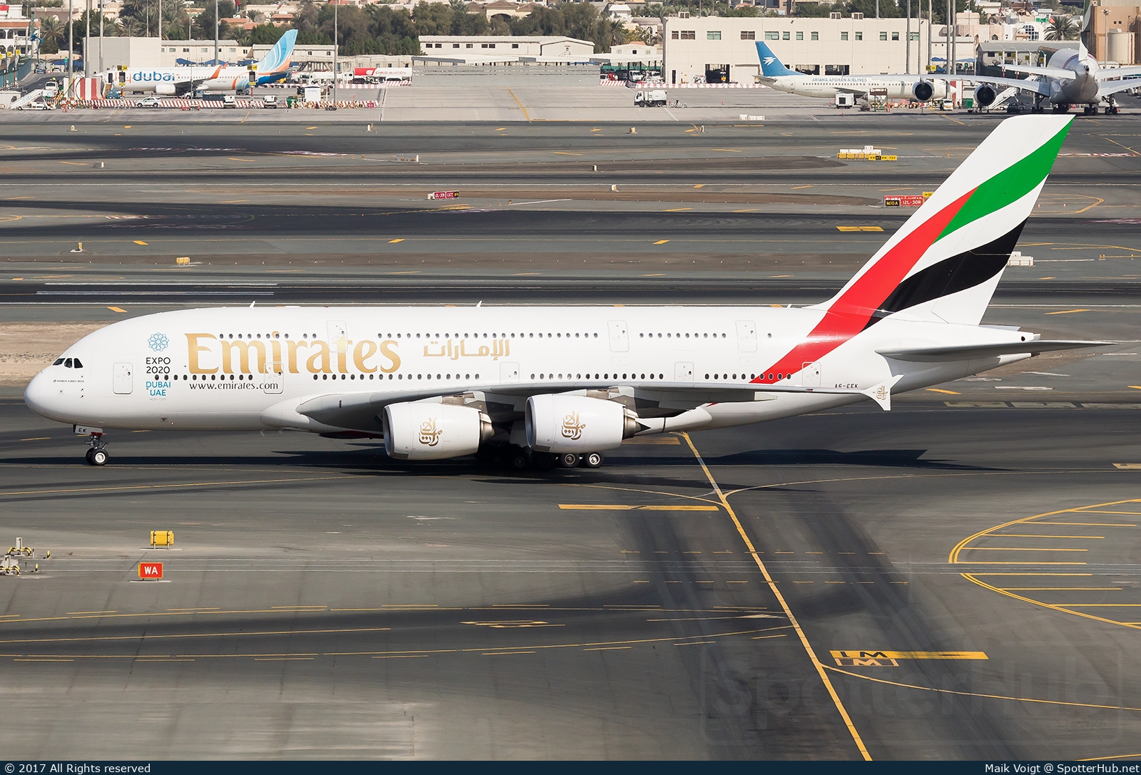 Photo of A6-EEK - Airbus A380-861 operated by Emirates