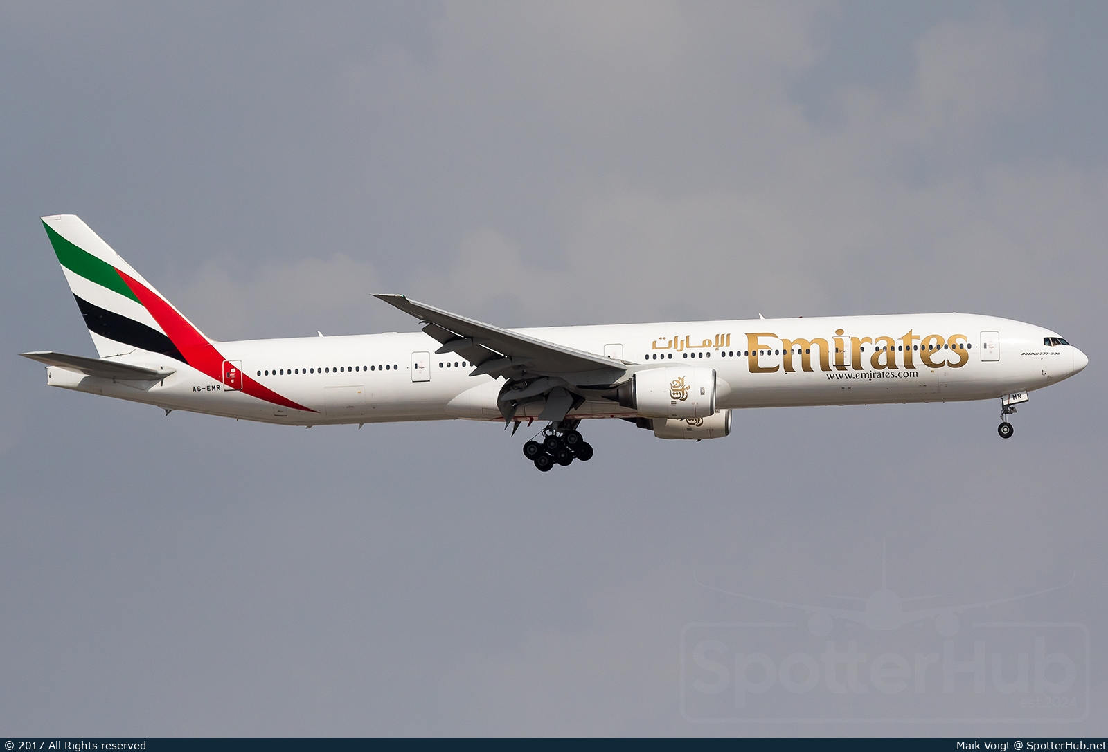 Photo of A6-EMR - Boeing 777-31H operated by Emirates
