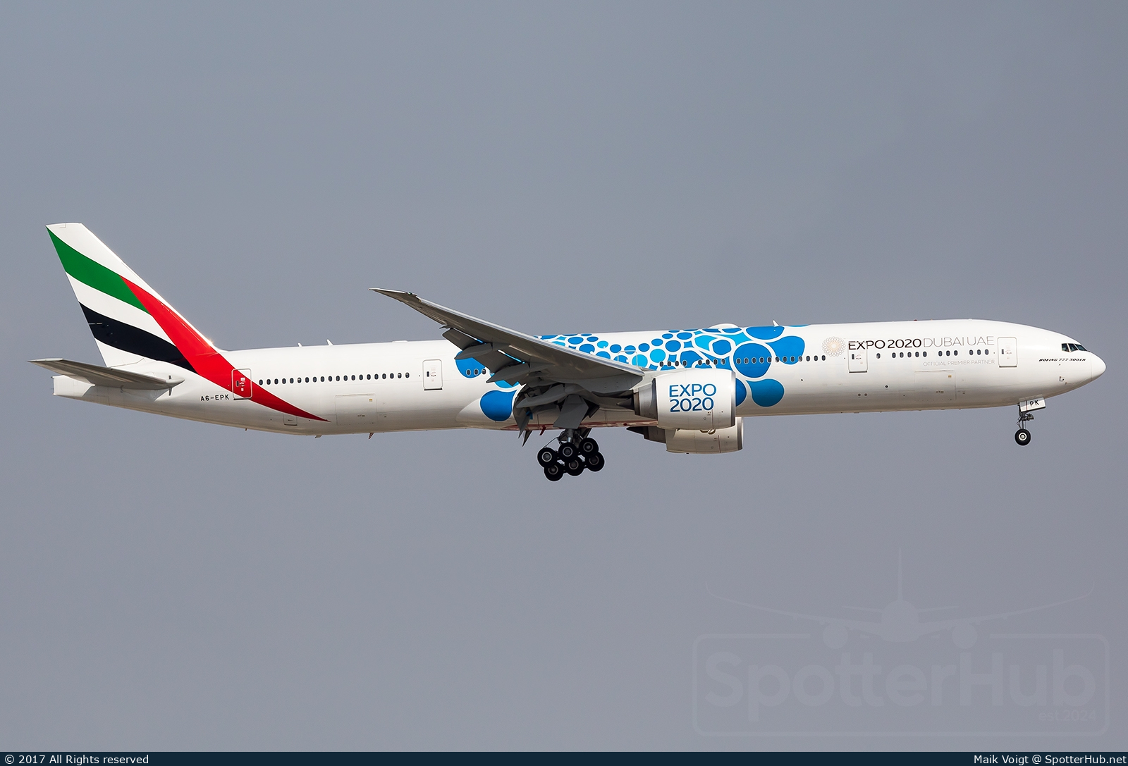 Photo of A6-EPK - Boeing 777-31H(ER) operated by Emirates