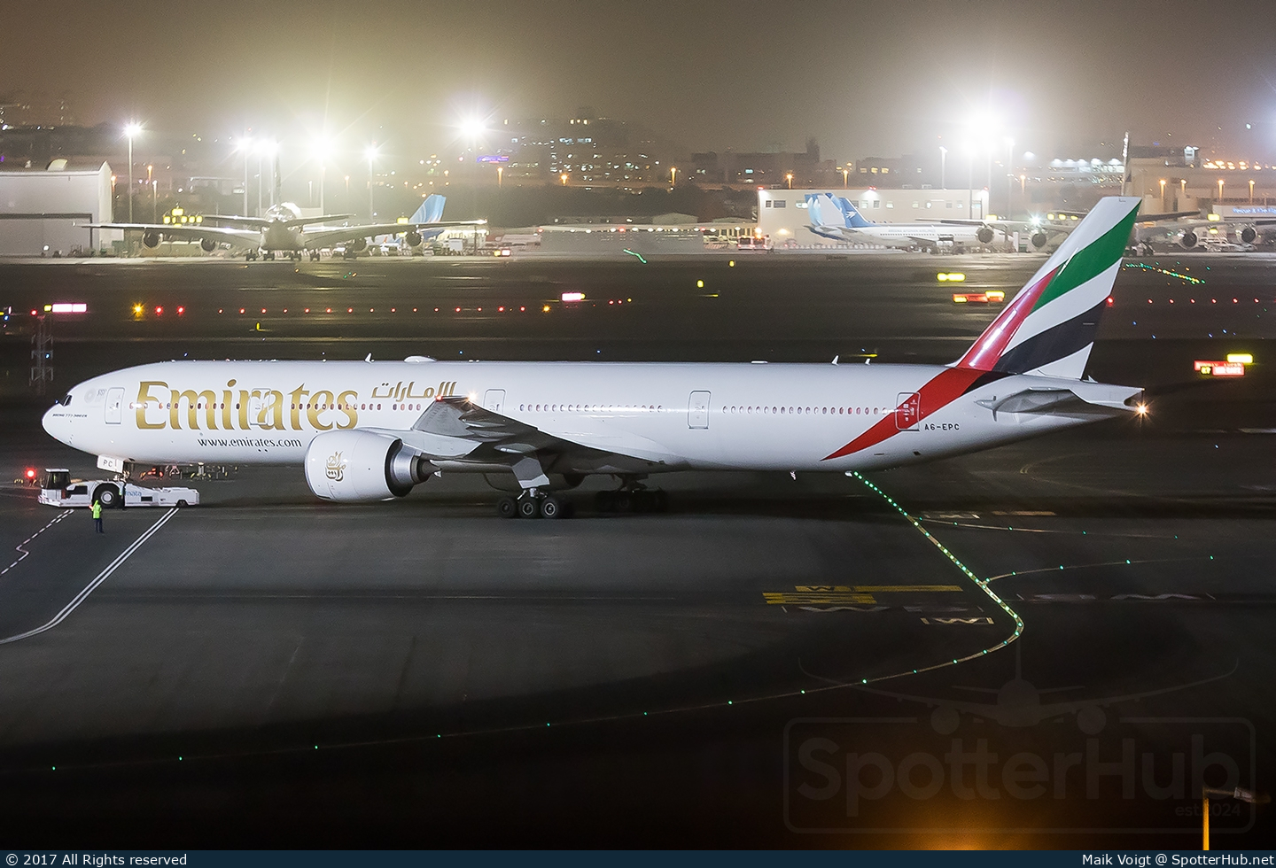 Photo of A6-EPC - Boeing 777-31H(ER) operated by Emirates