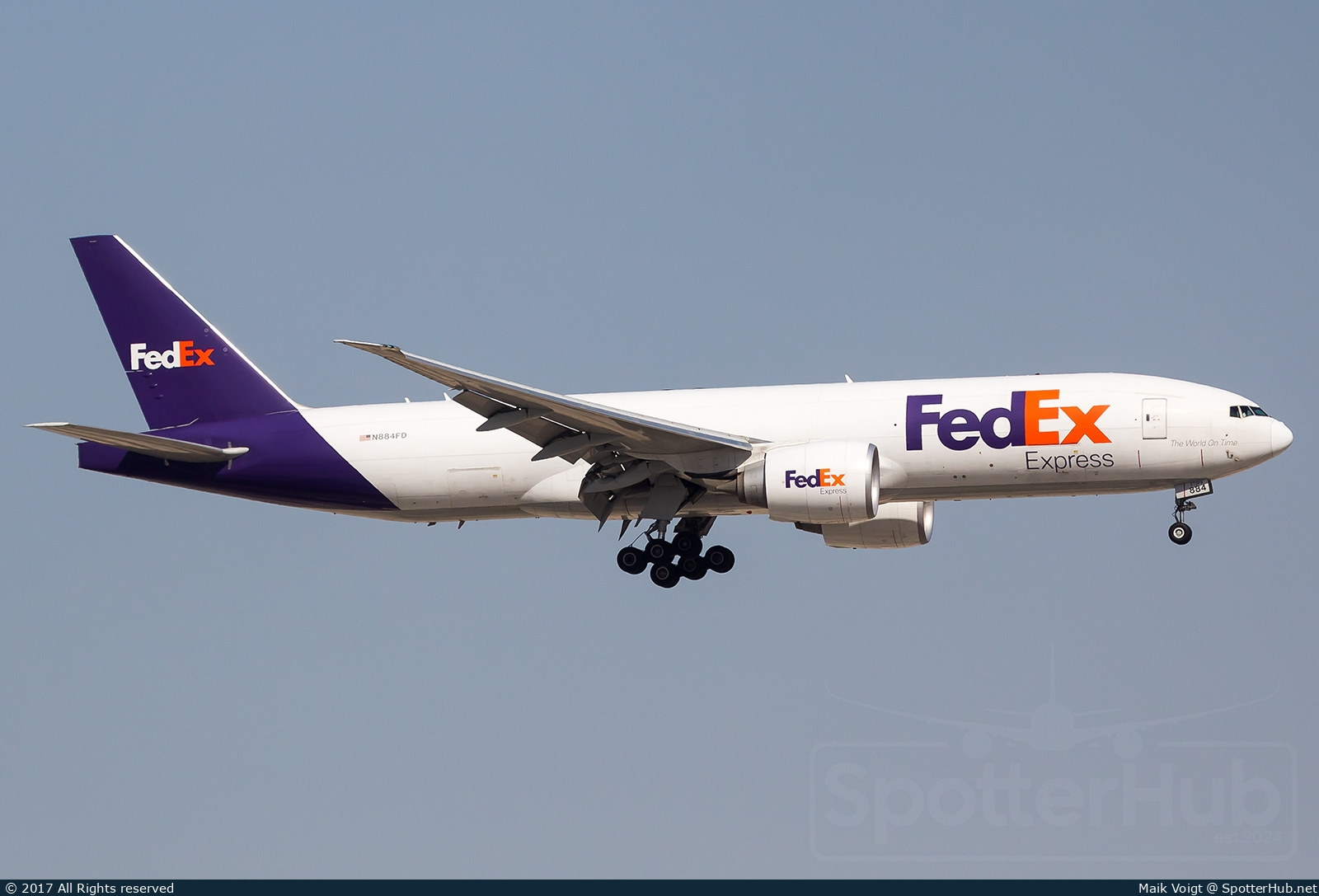 Photo of N884FD - Boeing 777-FS2 operated by FedEx