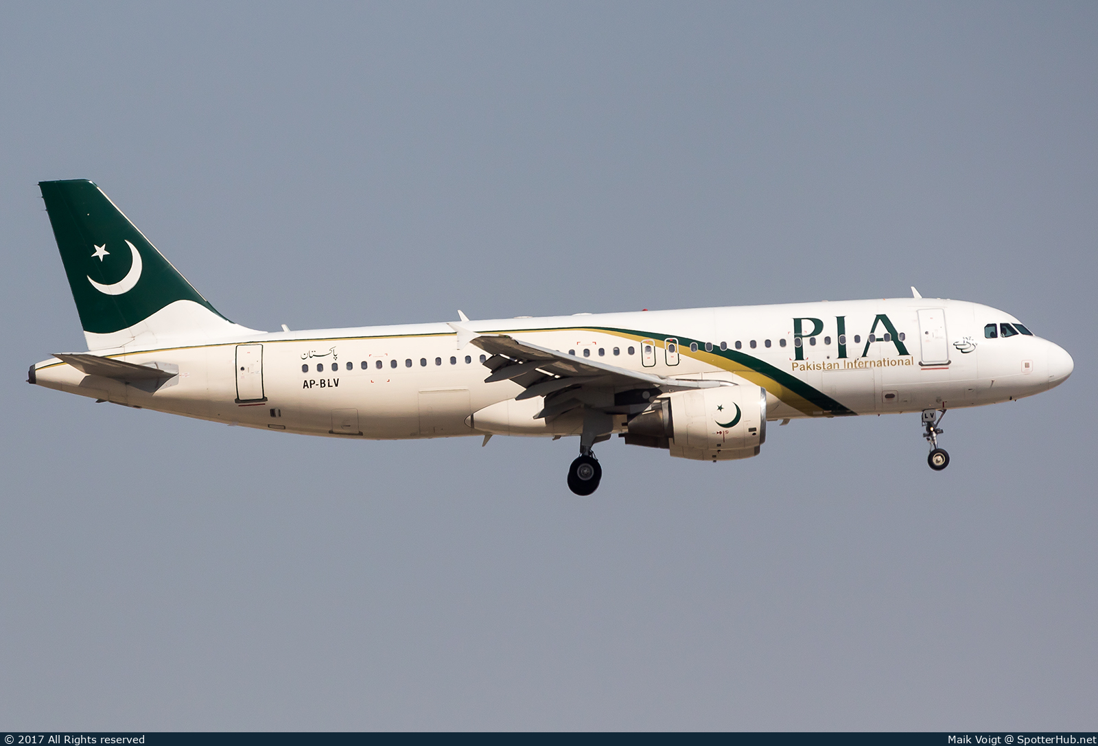 Photo of AP-BLV - Airbus A320-214 operated by PIA Pakistan International Airlines