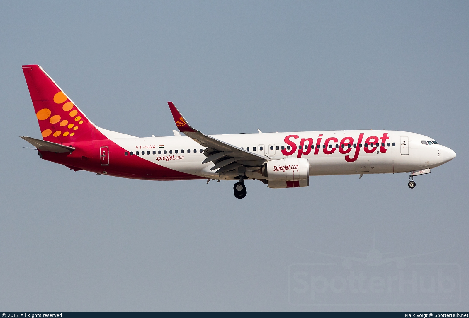 Photo of VT-SGX - Boeing 737-8GJ operated by SpiceJet