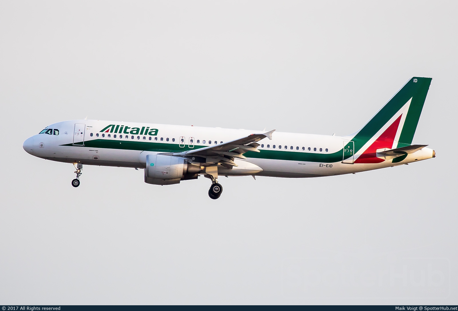 Photo of EI-EID - Airbus A320-216 operated by Alitalia