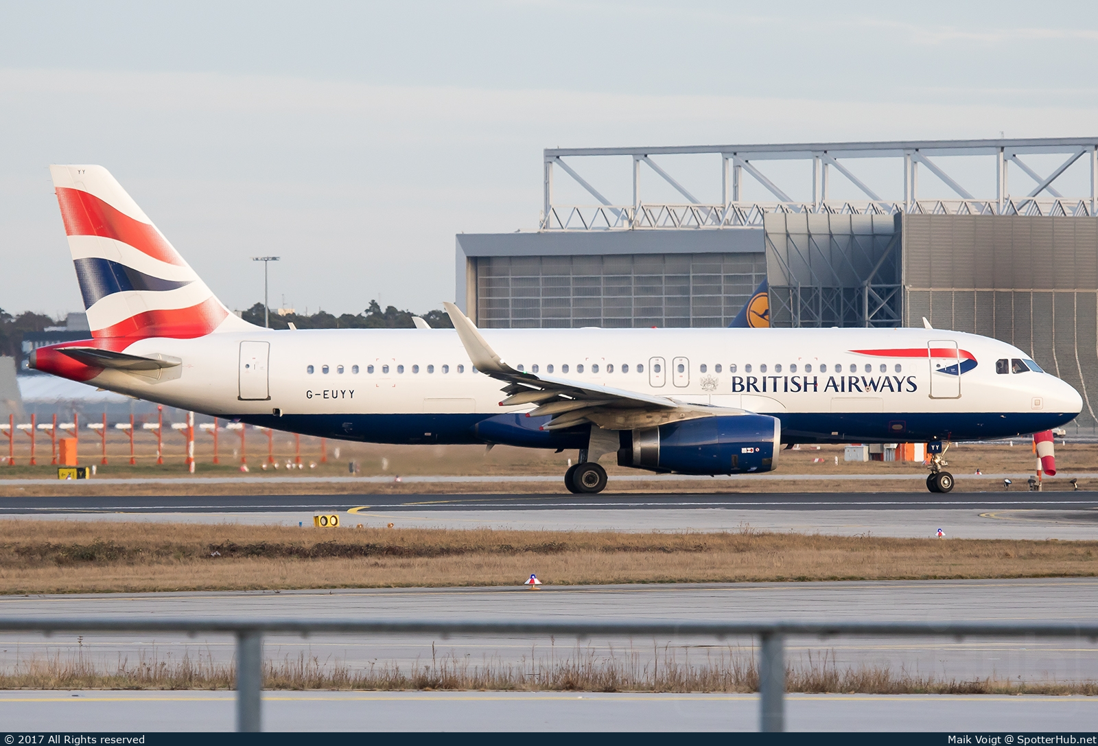 Photo of G-EUYY - Airbus A320-232 operated by British Airways