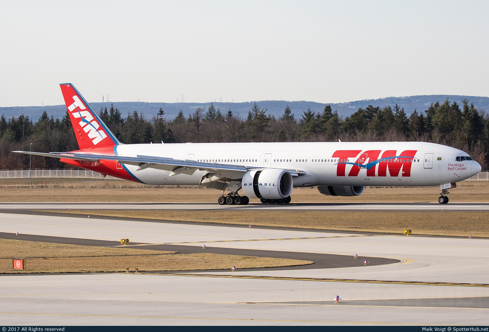 Photo of PT-MUG - Boeing 777-32W(ER) operated by TAM Linhas Aéreas
