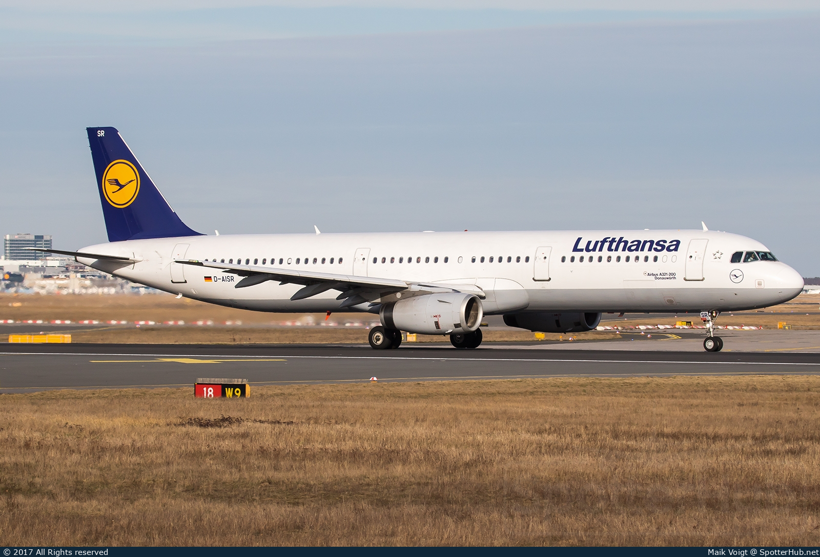 Photo of D-AISR - Airbus A321-231 operated by Lufthansa
