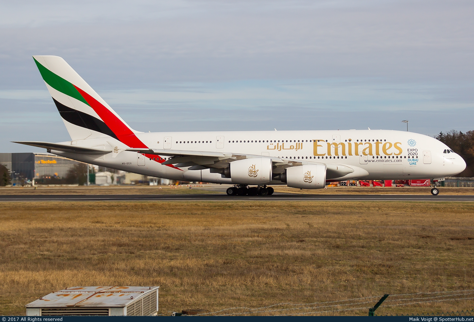 Photo of A6-EEX - Airbus A380-861 operated by Emirates